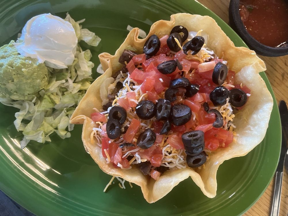 Gecko's At Lake Texoma lakeside burgers and drinks